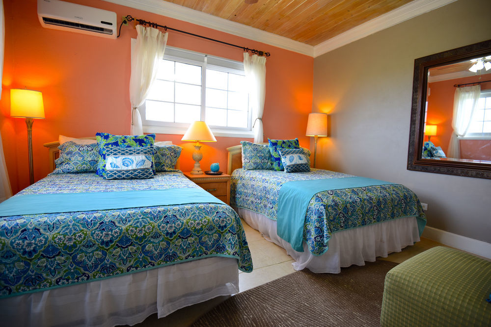 Rollezz Villas Beach Resort Old Bight Exterior foto